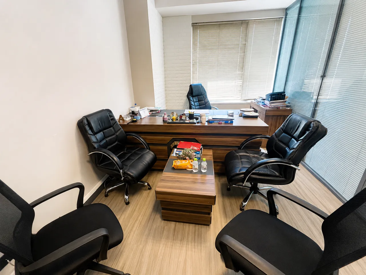 An executive office at iLand İstanbul