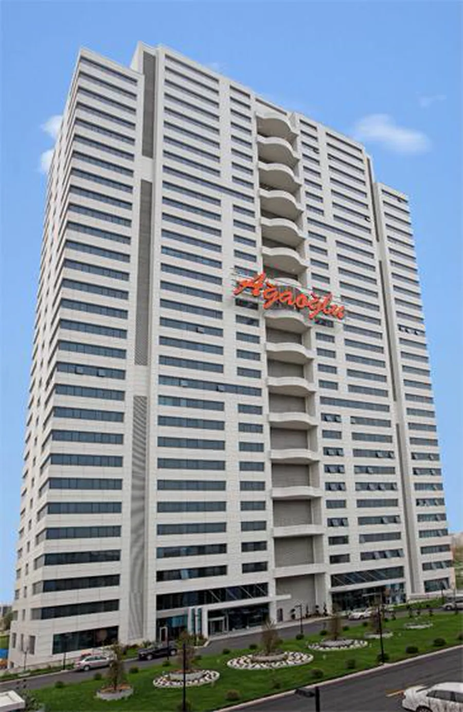 The Ağaoğlu MY OFFICE 212 tower in İstanbul, home to iLand Group